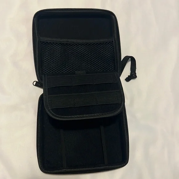 ✨HOST PICK ✨ ELECTRONICS HARD STORAGE CASE - Picture 3 of 9